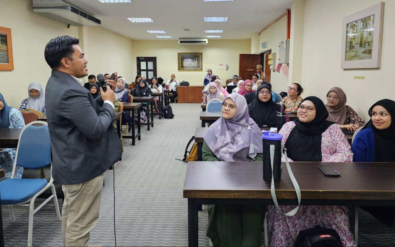 Gambar Dosen Ilmu Ekonomi UIN Alauddin Bicara Ekonomi Digital di Malaysia