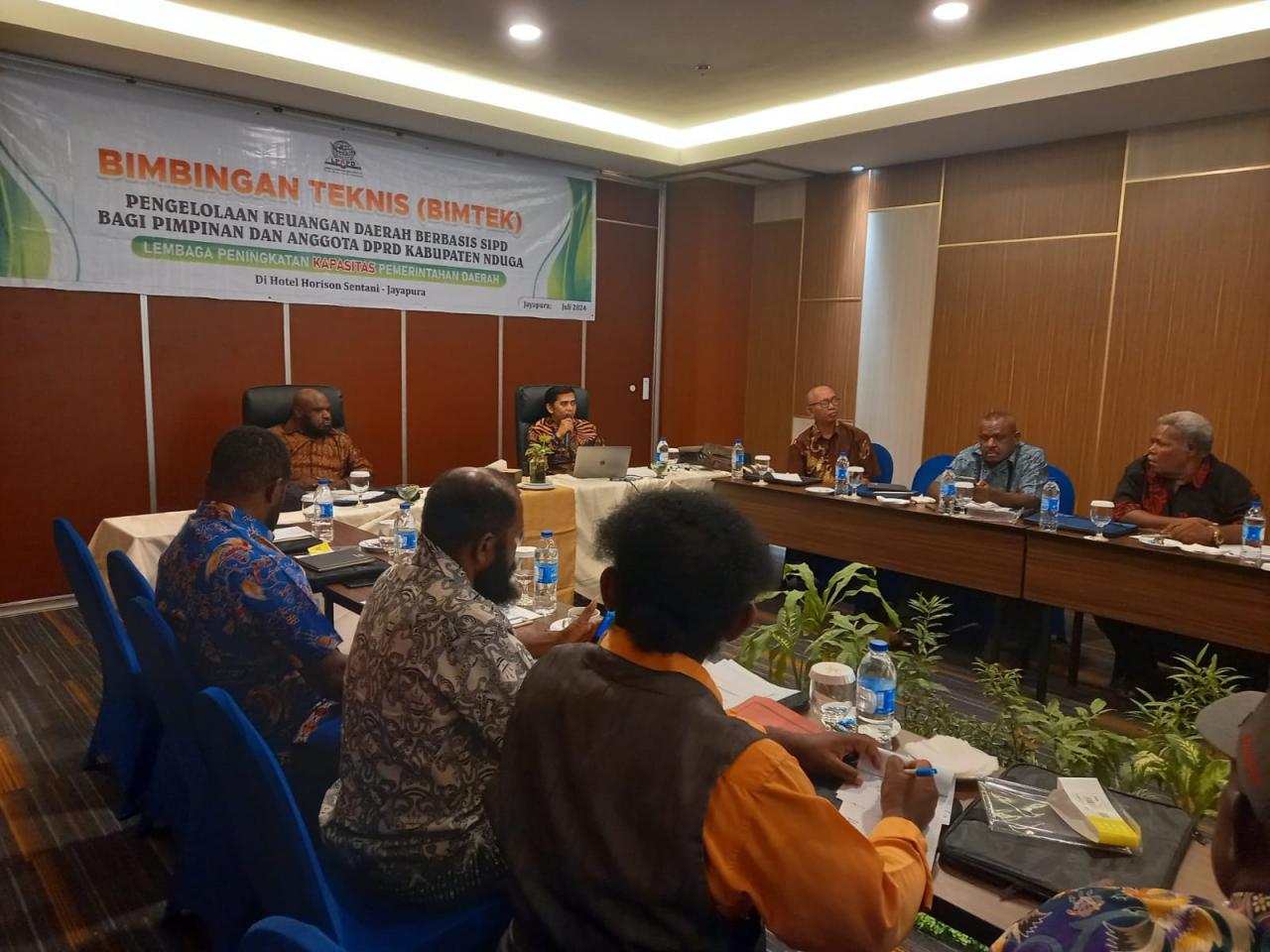 Gambar Dosen Ilmu Ekonomi UIN Alauddin Bicara SIPD di Bimtek DPRD Kabupaten Nduga Papua