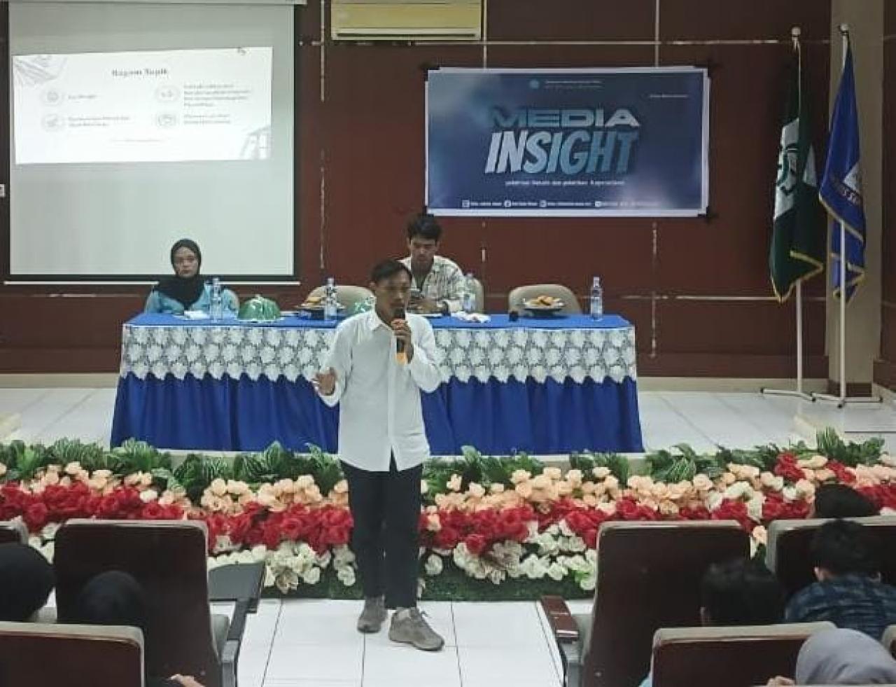 Gambar Dosen Ilmu Falak UIN Alauddin Bawa Materi di Pelatihan Kepenulisan Media Insight