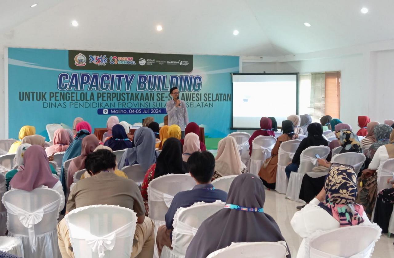 Gambar Dosen Ilmu Perpustakaan FAH Jadi Narasumber pada Capacity Building Pengelola Perpustakaan Sekolah se