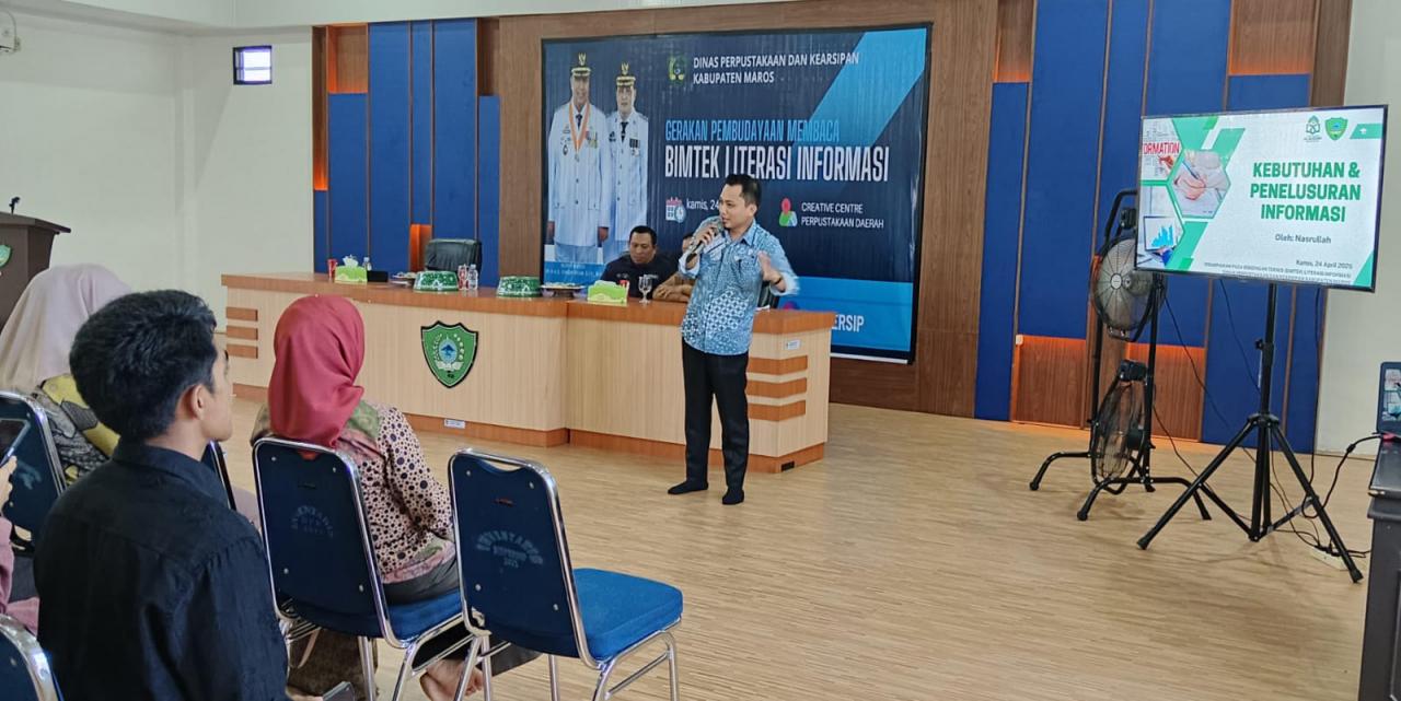 Gambar Dosen Ilmu Perpustakaan Jadi Narasumber Bimtek Literasi Informasi di Maros