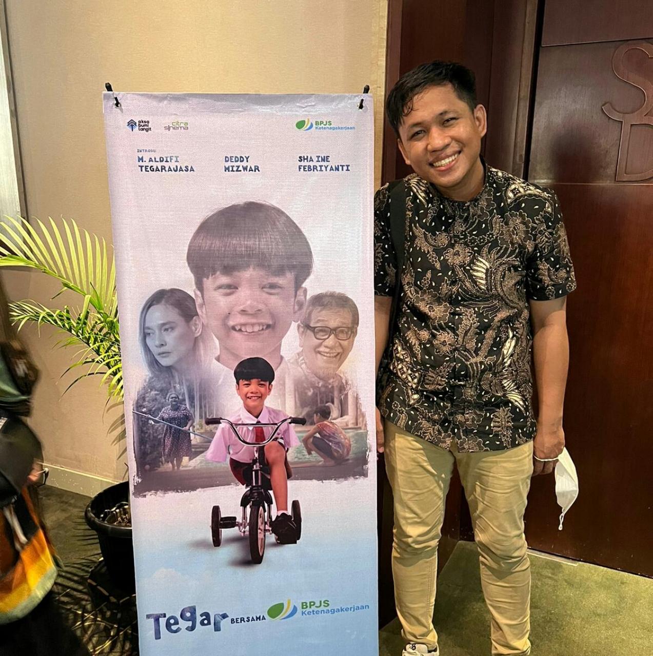 Gambar Dosen PBI UIN Alauddin Jadi "Pembisik" Teman Disabilitas Nobar di Bioskop