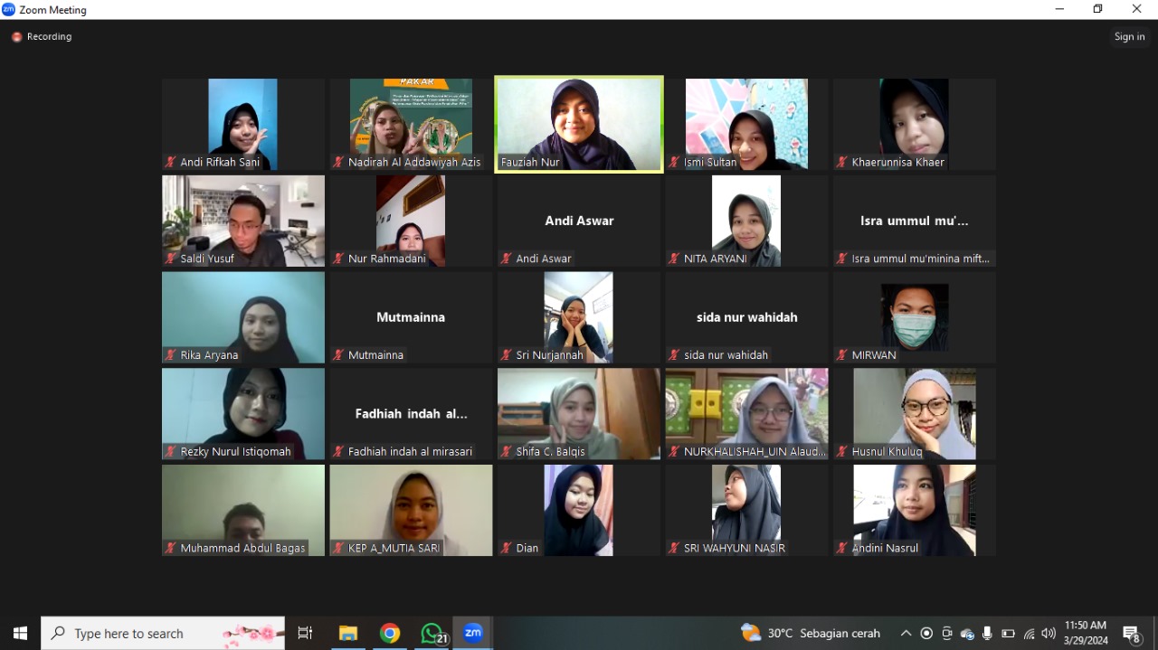 Gambar Dosen Prodi Keperawatan Bawakan Kuliah Pakar Tentang Peran dan Penerapan Teknologi Informasi.