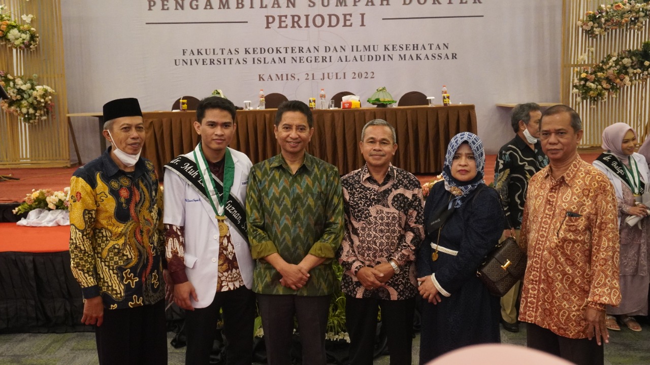 Gambar dr Erward, Lulusan Pendidikan Dokter UIN Alauddin Makassar Hafal Al-Qur'an 30 Juz
