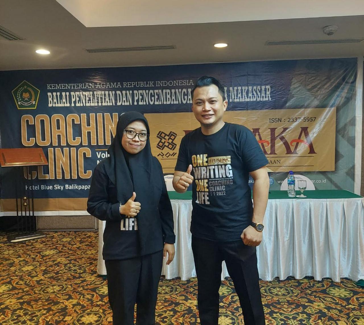 Gambar Dua Dosen FAH Mengikuti Coaching Clinic Jurnal di Balikpapan