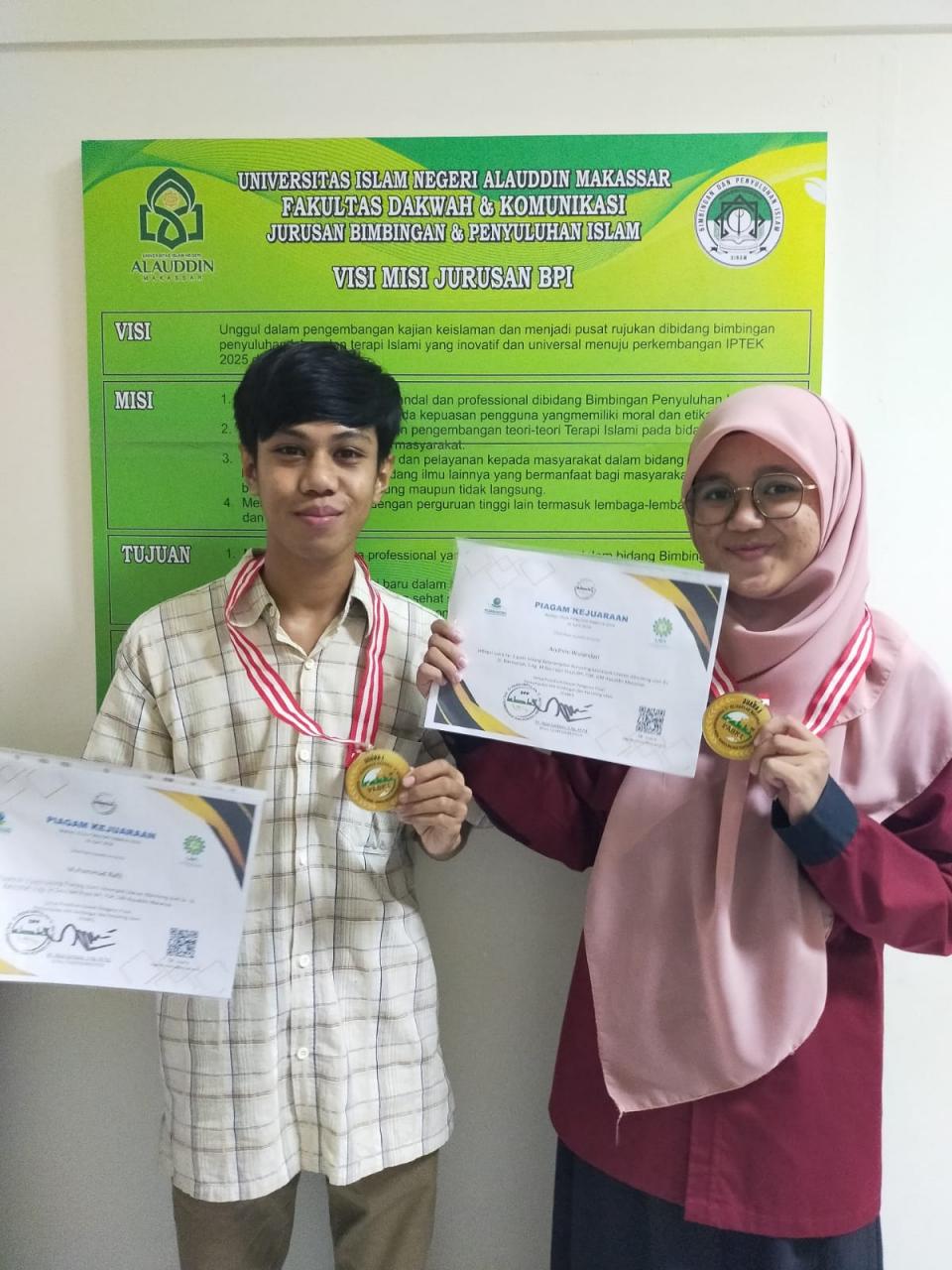 Gambar Dua Mahasiswa BPI UIN Alauddin Juara I Lomba Keterampilan Konseling dan Training Islami di Bandung