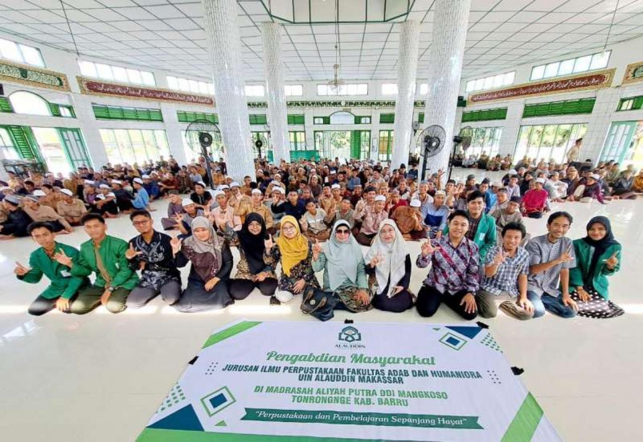 Gambar FAH UIN Alauddin Makassar Lakukan Pengabdian Masyarakat di Pesantren DDI Mangkoso