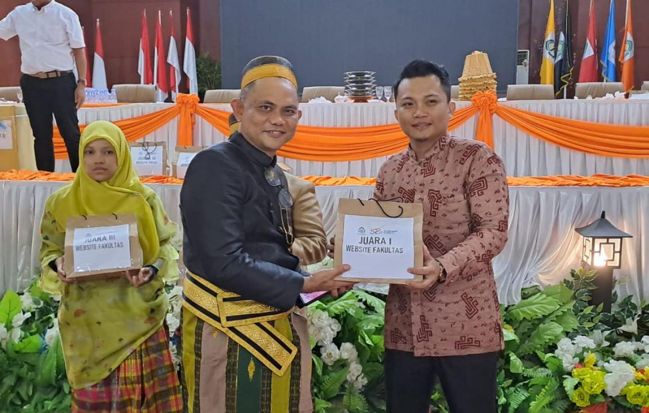 Gambar FAH UIN Alauddin Terbaik Satu Pengelolaan Website, Dekan: Kami Terus Berinovasi dan Jadi Inspirasi F