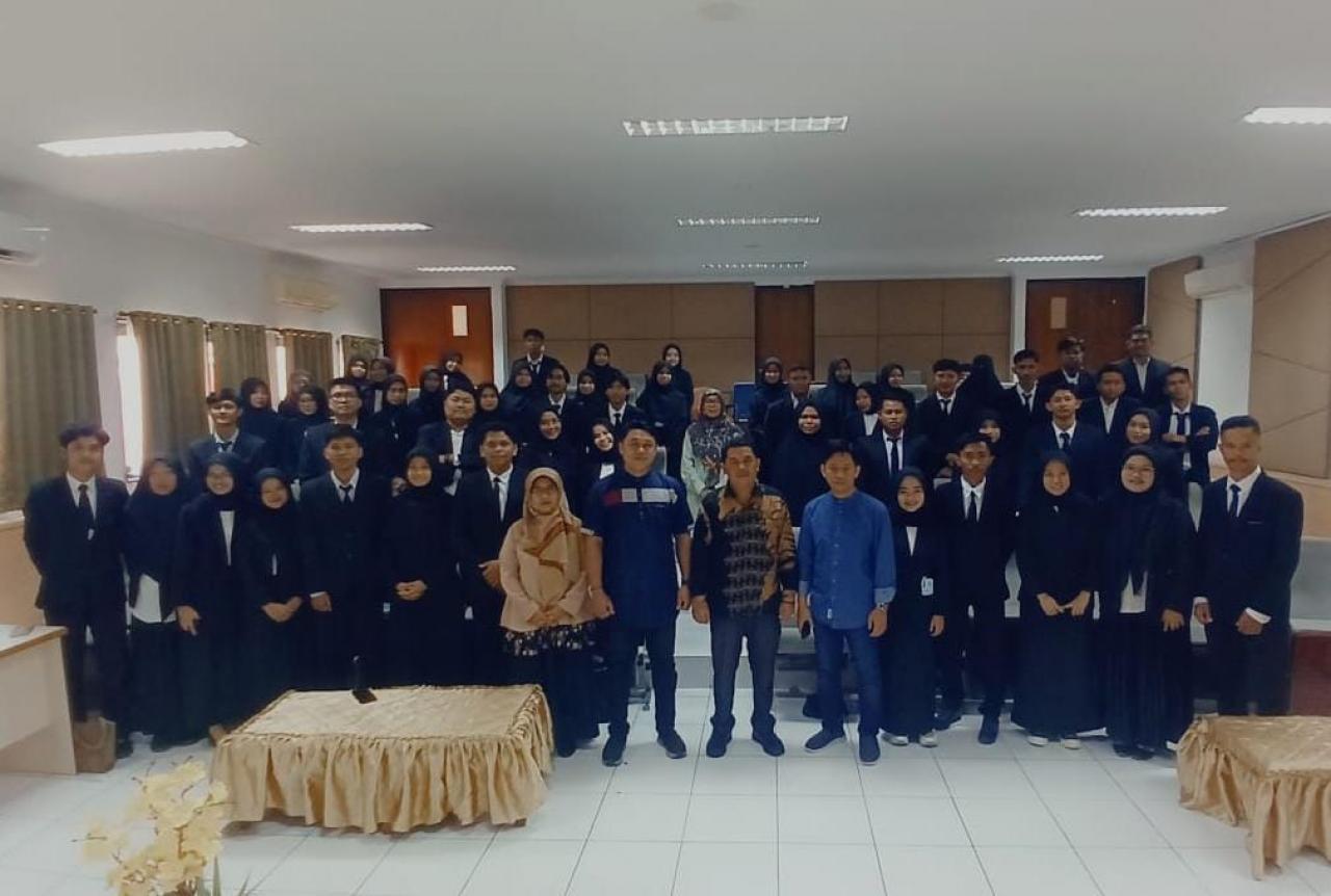 Gambar FAH Yudisium 54 Mahasiswa, Dekan: Sebarkan Ilmu dan Nilai-nilai Humaniora di Masyarakat