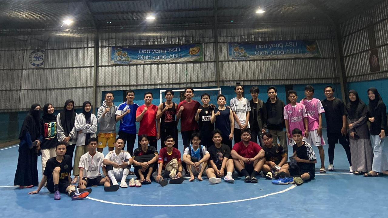 Gambar Fan Futsal HMJ BSA dan PBA UIN Alauddin Makassar, Eratkan Solidaritas Mahasiswa