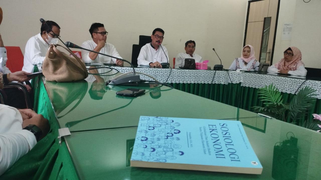 Gambar FEBI UIN Alauddin Bahas SKP, Halal Bihalal, hingga Yudisium pada Rakor