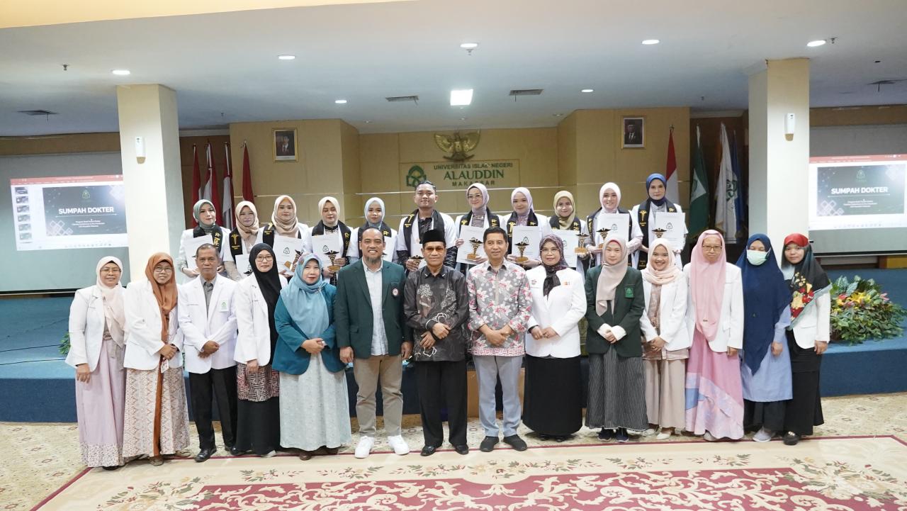 Gambar FKIK Ambil Sumpah 11 Dokter Muda, Total 61 Dokter Jebolan UIN Alauddin Makassar