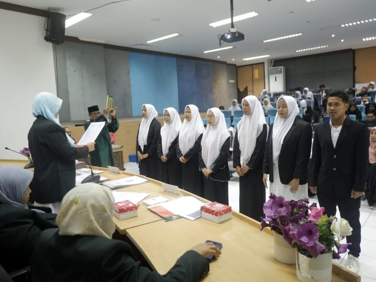 Gambar FKIK Gelar Yudisium, Pengambilan Janji Sarjana Keperawatan, dan Pengambilan Sumpah Ners dan Bidan.