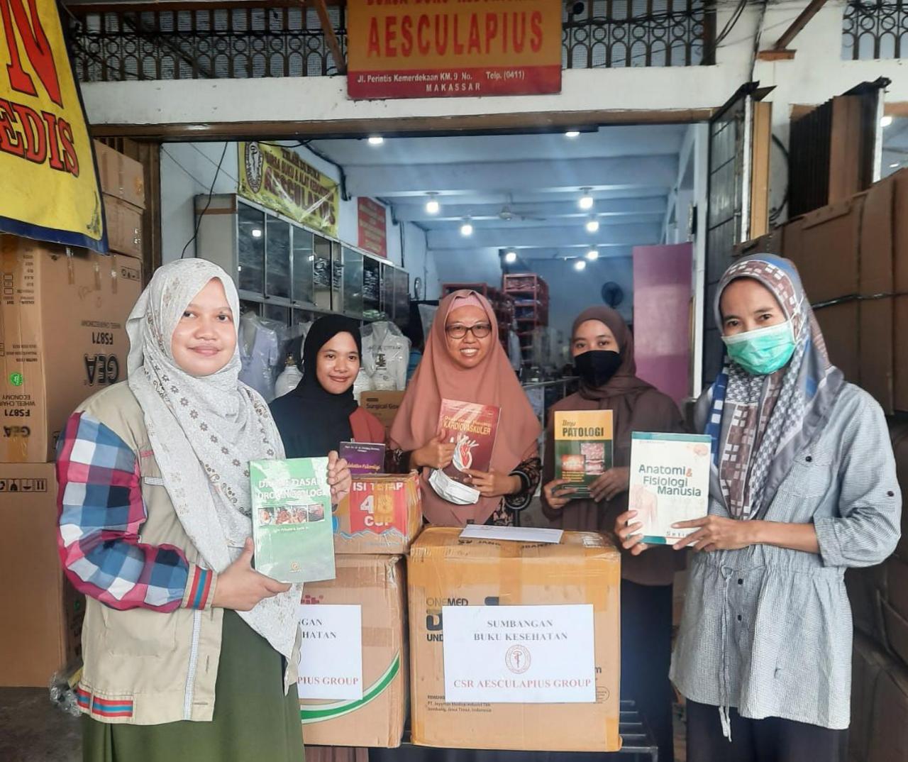 Gambar FKIK UIN Alauddin Terima 300 Buku Kedokteran dan Kesehatan dari Aesculapius