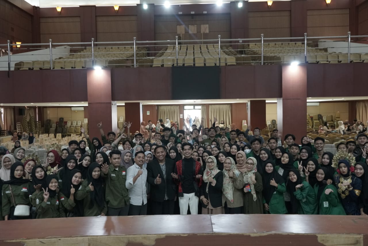 Gambar Founder Distrik Berisik Jadi Narasumber Pada Seminar Kemahasiswaan HMJ Ilmu Falak
