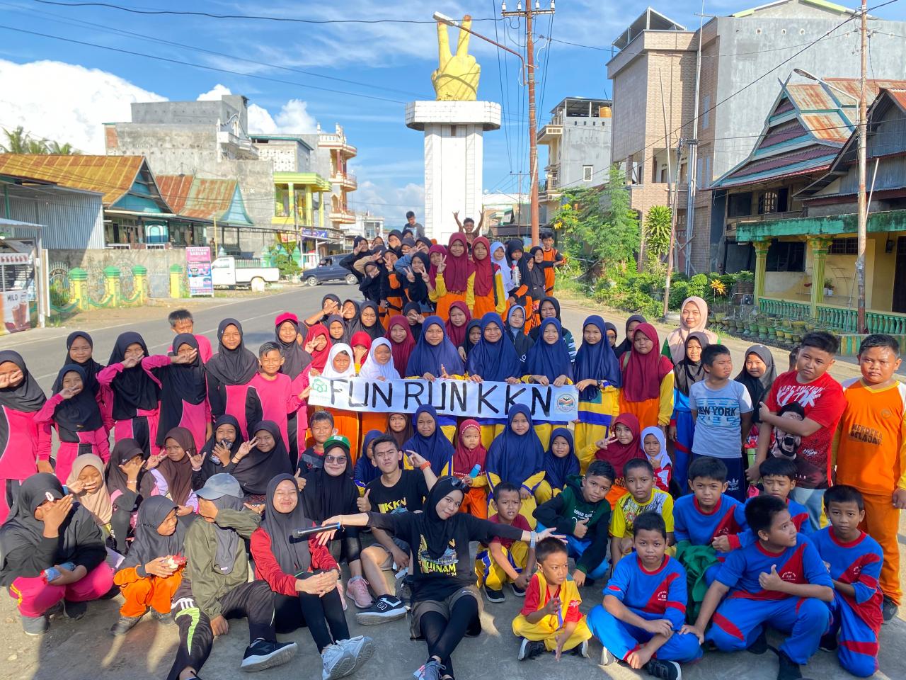 Gambar Gebrakan Baru, KKN UIN Makassar Desa Batu-batu Sukse Gelas FUN RUN Tingkat Kecamatan