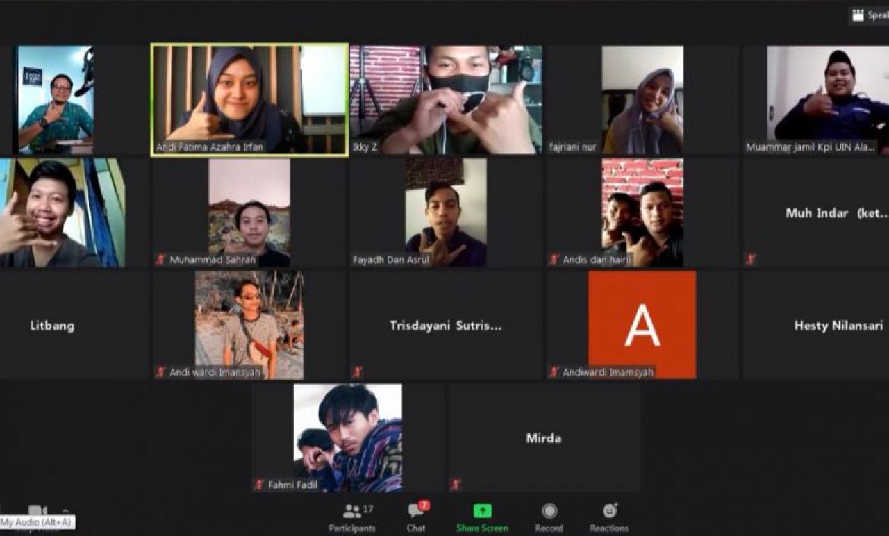 Gambar Gelar Dialog, HMJ KPI Bahas Kesiapan Radio Hadapi Era New Media