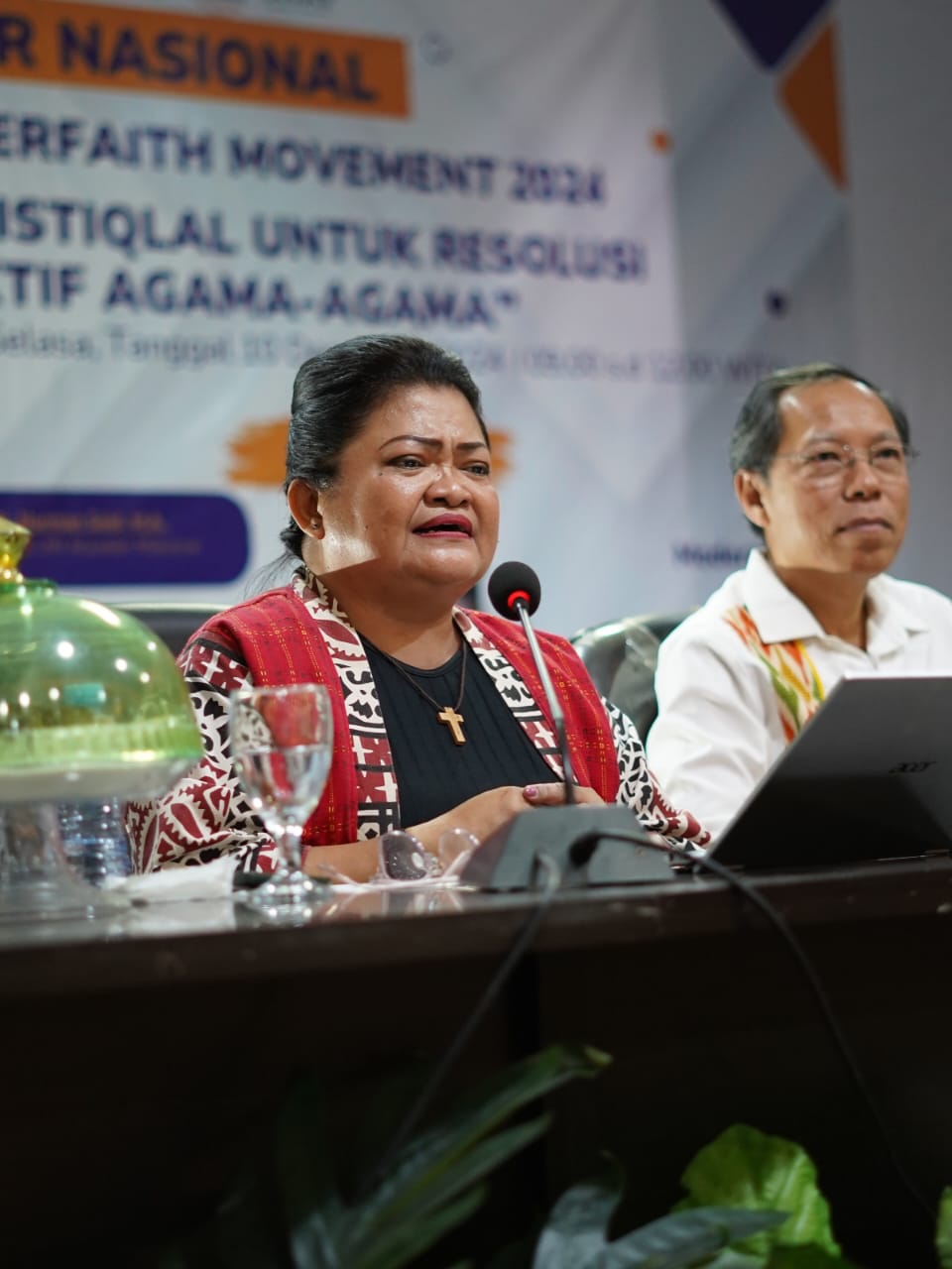 Gambar Guru Besar STFT INTIM Bahas Resolusi Konflik Perspektif Kristen di Seminar Nasional UIN Alauddin