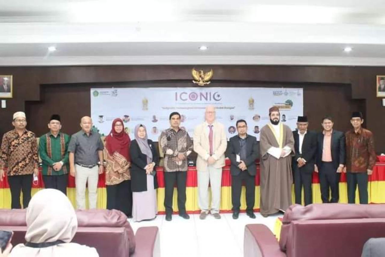 Gambar Guru Besar UIN Makassar Pembicara Utama ICONIC Pascasarjana UIN Ar-Raniry Aceh