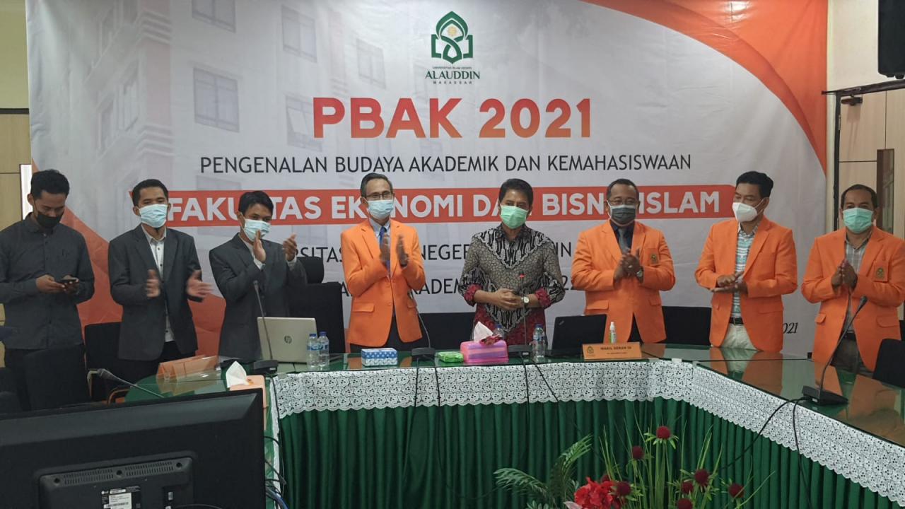 Gambar Hari Kedua, Rektor UIN Alauddin Pantau Langsung PBAK Fakultas