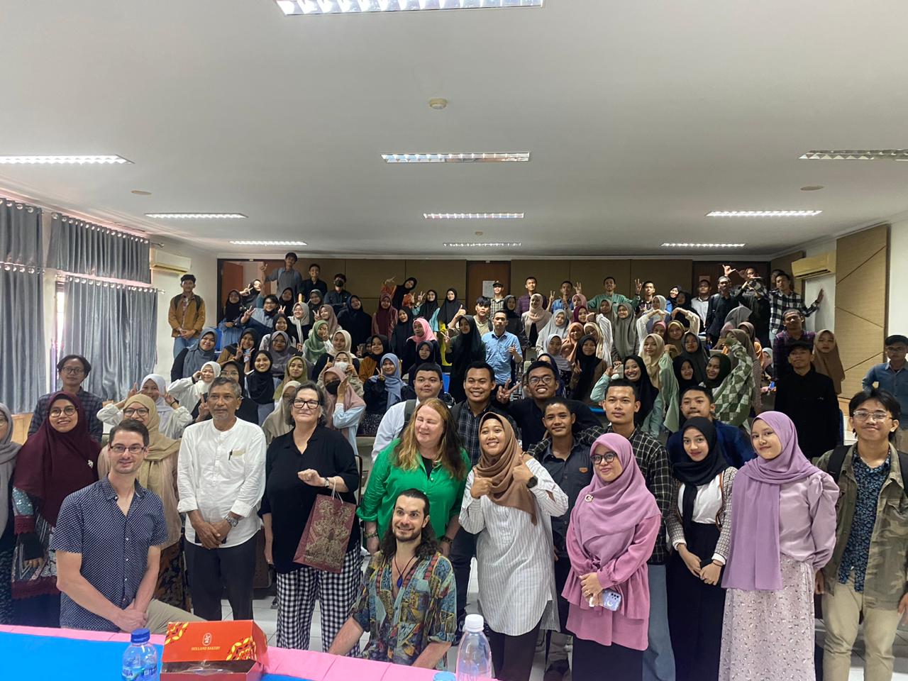 Gambar HI UIN Alauddin Gelar Pertemuan Global bersama Monash Indigenous Studies Center Australia