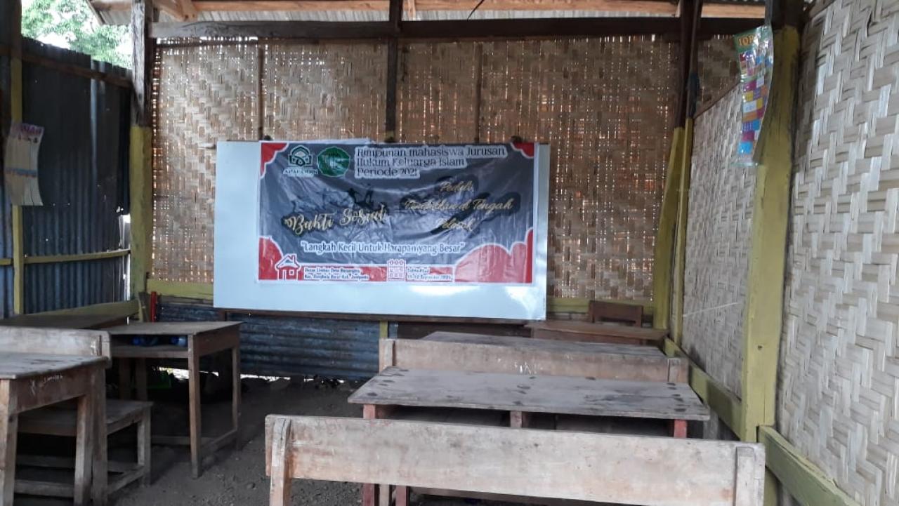 Gambar HMJ HKI UIN Alauddin Bantu Renovasi Sekolah MIS yang Rusak Parah di Jeneponto