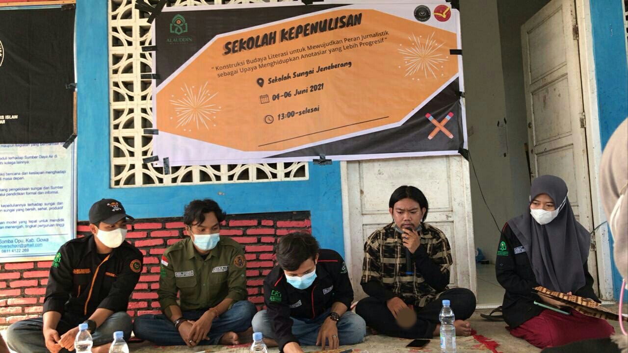 Gambar HMJ Ilmu Ekonomi Gelar Kelas Kepenulisan