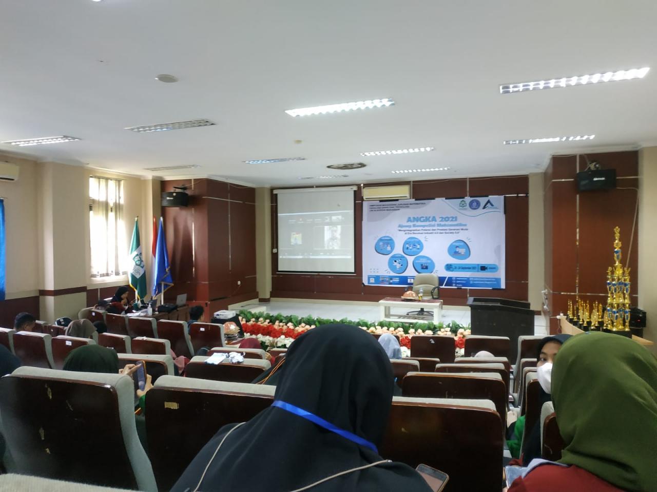 Gambar HMJ Matematika FST UIN Alauddin Sukses Gelar Ajang Kompetisi Matematika Nasional Secara Virtual