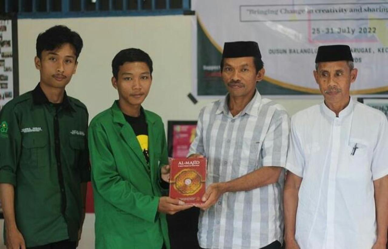 Gambar HMJ PBI UIN Alauddin Sukses Gelar Baksos di Desa Barugae Maros