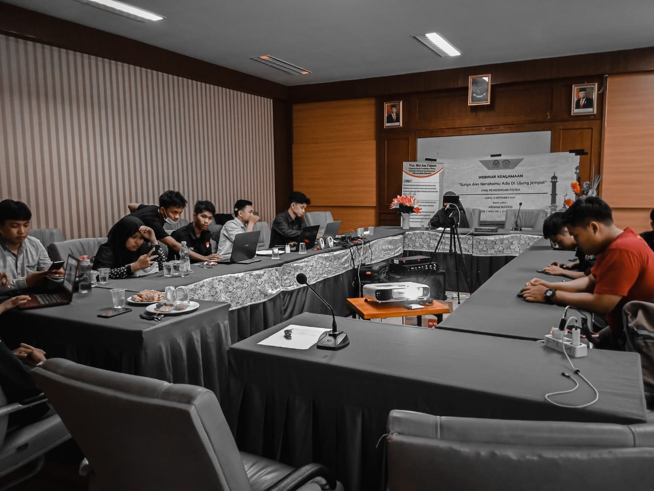 Gambar HMJ Pendidikan Fisika UIN Alauddin Gelar Seminar Kegamaan ‘Surga dan Nerakamu Ada di Ujung Jempolmu’