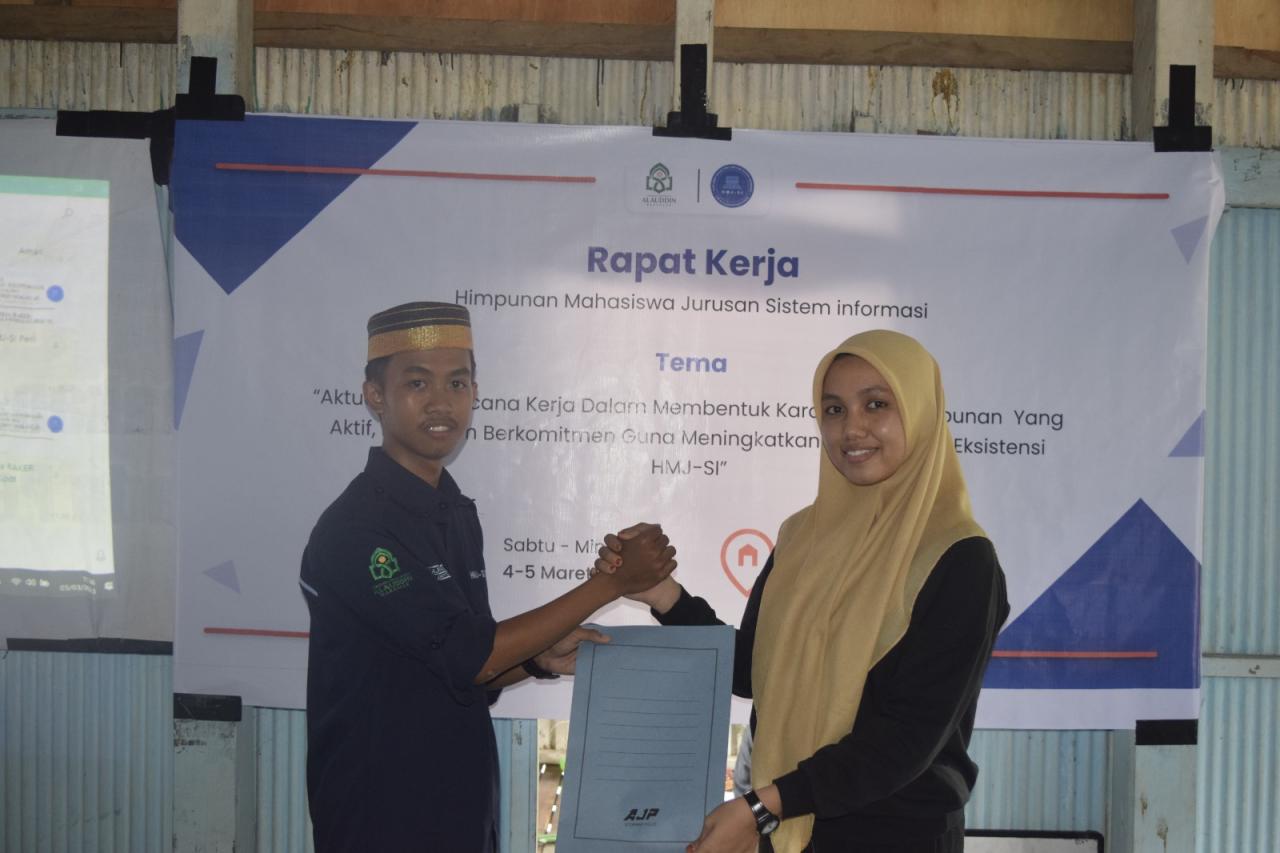 Gambar HMJ Sistem Informasi Gelar Rapat Kerja di Tanjung Bayang