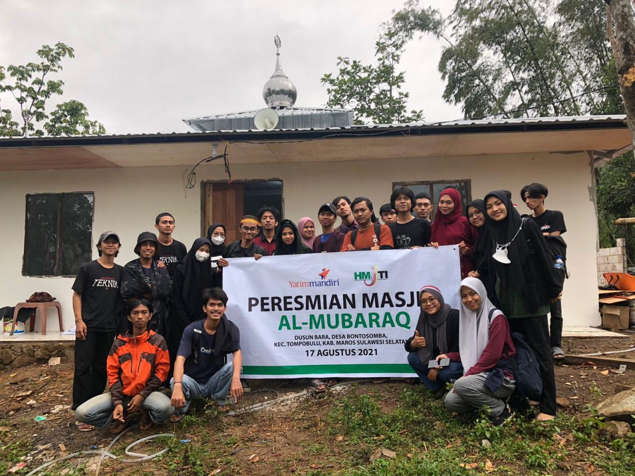 Gambar HMJ TI UIN Alauddin Kerjasama Yatim Mandiri Sukses Renovasi Masjid di Dusun Bara Maros