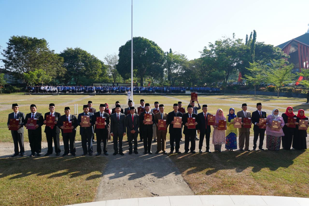 Gambar HUT RI 78, 27 ASN UIN Alauddin Makassar Dianugerahi Satyalancana Karya Satya