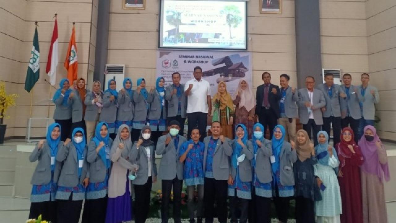 Gambar IAI Cabang Gowa Gandeng UIN Alauddin Gelar Seminar dan Workshop Kefarmasian