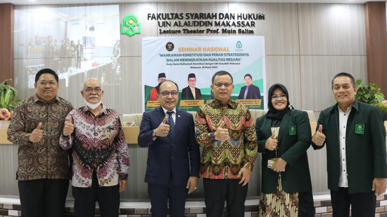 Gambar Implementasi Kerjasama, MK Resmikan Smart Board di FSH UIN Makassar