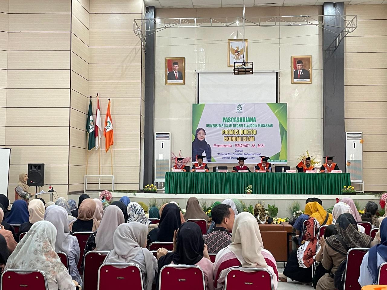 Gambar Ismawati Uraikan Nilai Perusahaan Perbankan Syariah Berbasis SET, pada Sidang Promosi Doktornya.