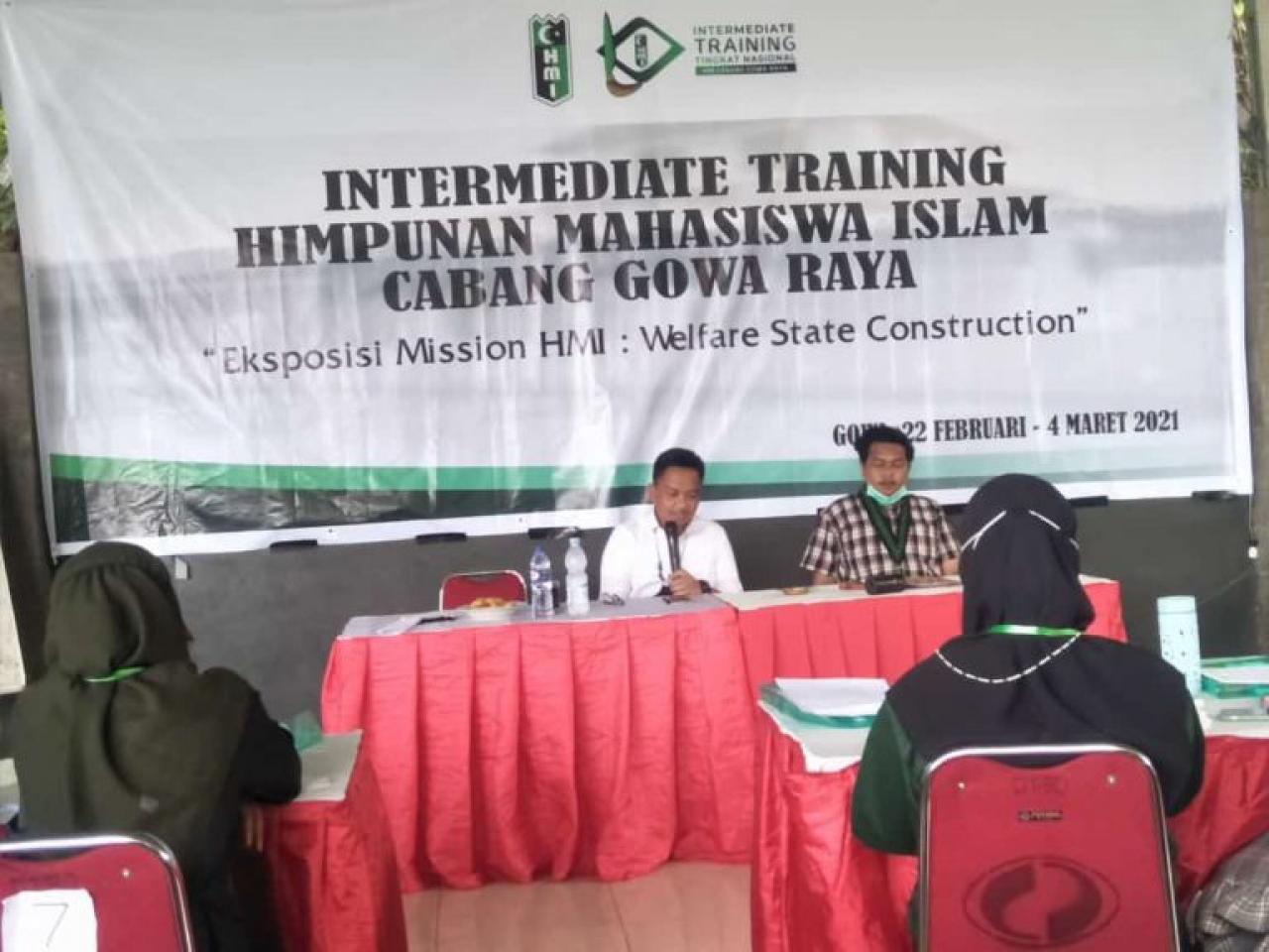 Gambar Jadi Narasumber di HMI, Ilham Azikin Paparkan Kriteria Pemimpin Masa Depan