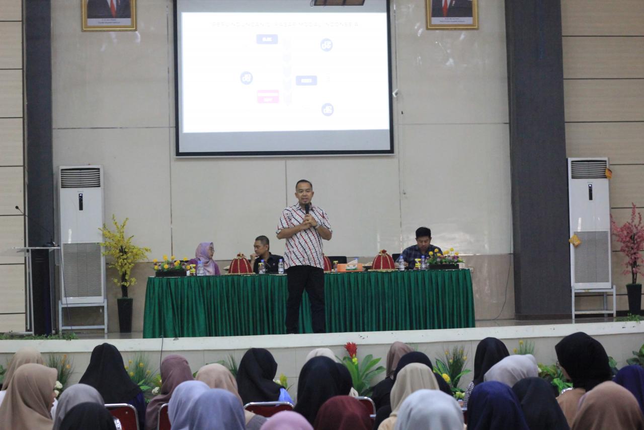 Gambar Jadi Narasumber Seminar Prodi Manajemen, Direktur SIPF Bahas Investasi Aman di Pasar Modal