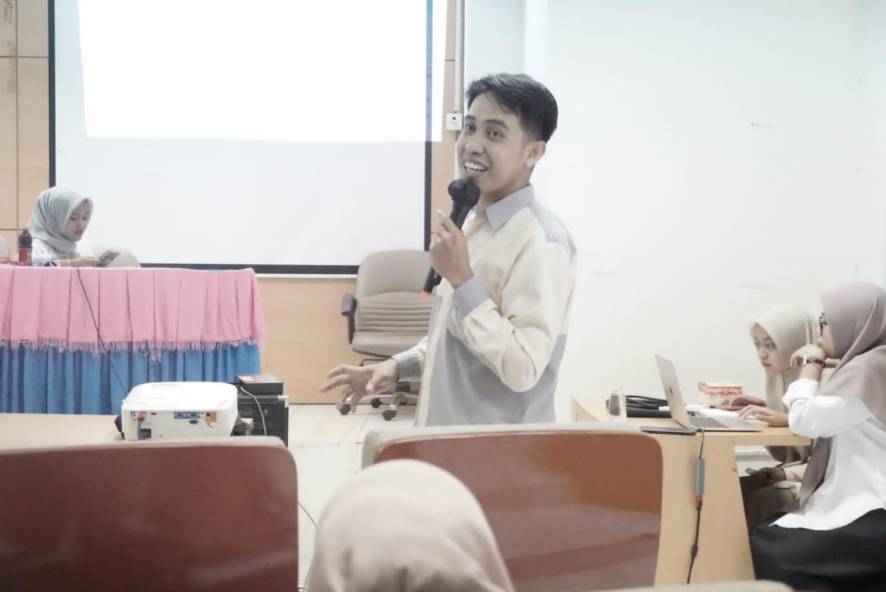 Gambar Jadi Pembicara di Pelatihan Bimbingan Karier Prodi HI, Ketua CDC: Kami Siap Bimbing Alumni dalam Per