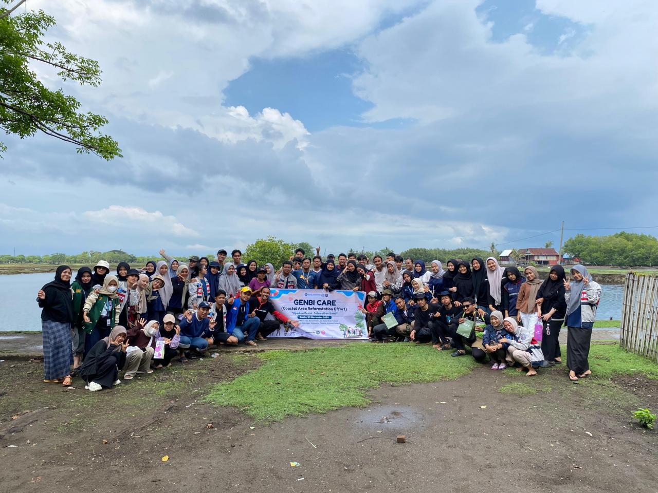 Gambar Jaga Bumi Tetap Lestari, GENBI Menggelar Coastal Area Reforestation Effort