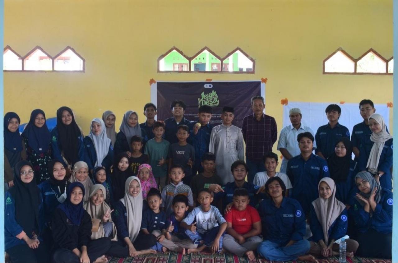 Gambar Jejak Desa HMJ SI, Tingkatkan Pengetahuan Masyarakat tentang Teknologi Informasi