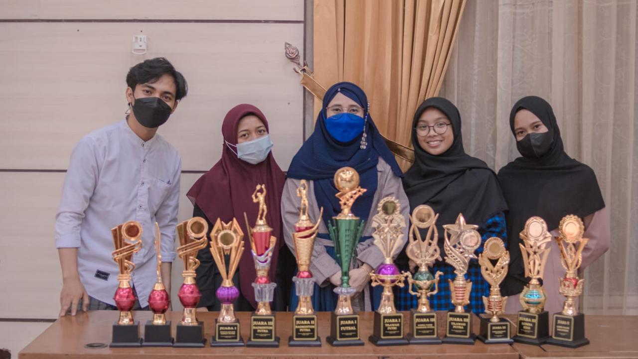 Gambar Jurusan Manajemen Sabet 11 Piala di Porseni Milad ke-8 FEBI UIN Alauddin