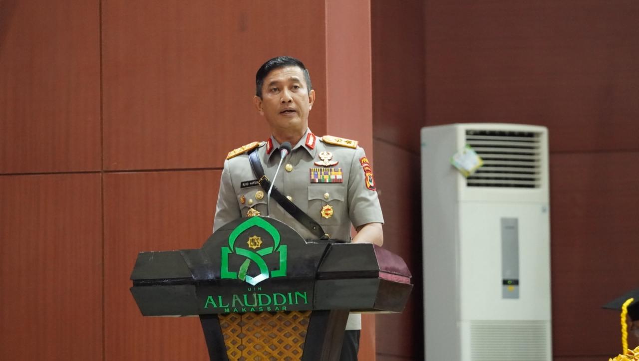 Gambar Kapolda Sulsel Irjen Pol. Rusdi Hartono Hadiri Wisuda Angkatan 110 UIN Alauddin Makassar