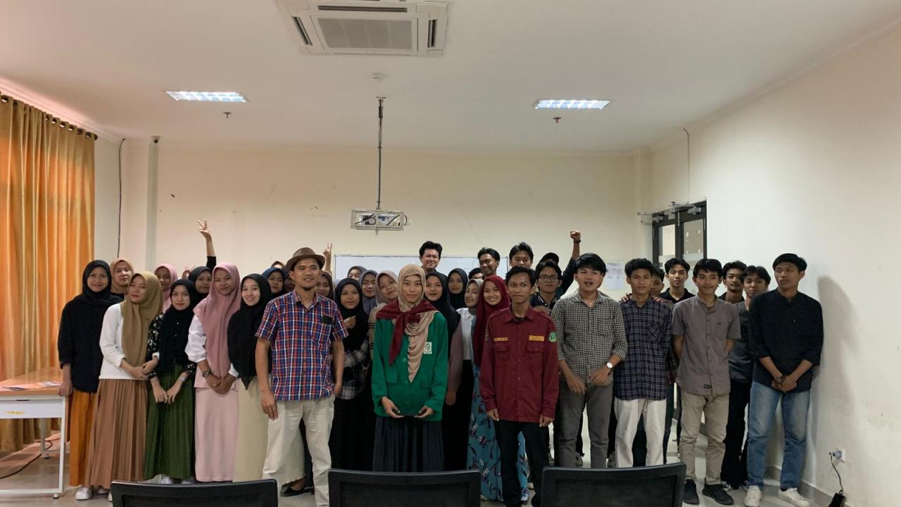 Gambar Ketua Prodi Ekonomi Islam UIN Alauddin Kukuhkan Mahasiswa Angkatan 2020 sebagai Anggota HM