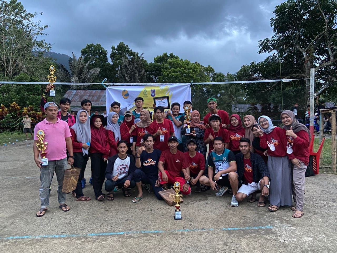 Gambar KKN UIN Alauddin di Enrekang Bingkai Silaturahmi dengan Kompetisi Voli