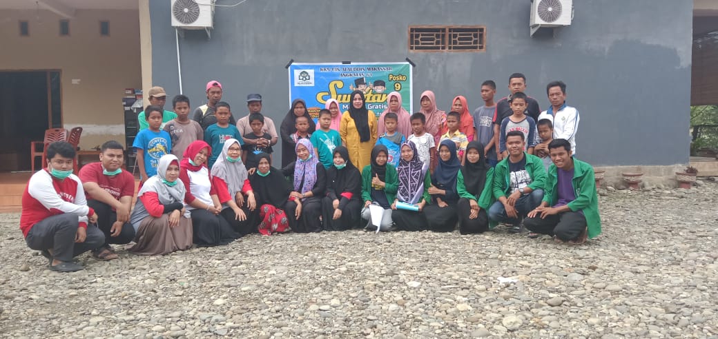 Gambar KKN Angkatan 61 UIN Alauddin di Luwu Gelar Sunatan Massal