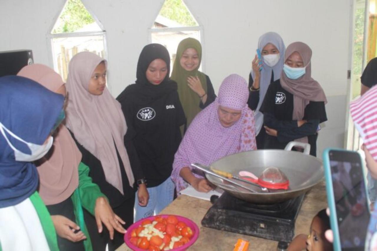 Gambar Kolaborasi HIPMI PT UIN Alauddin, Mahasiswa KKN Angkatan 65 Gelar Pelatihan Ekonomi Kreatif