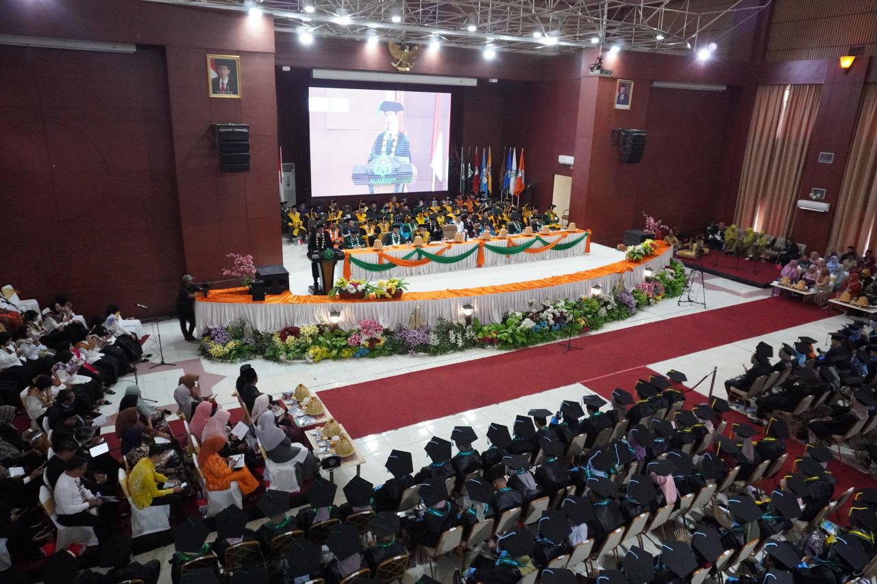 Gambar Kukuhkan 2.253 Wisudawan, Rektor: Racikan UIN Alauddin Harus Jadi Inisiator Perubahan Sosial
