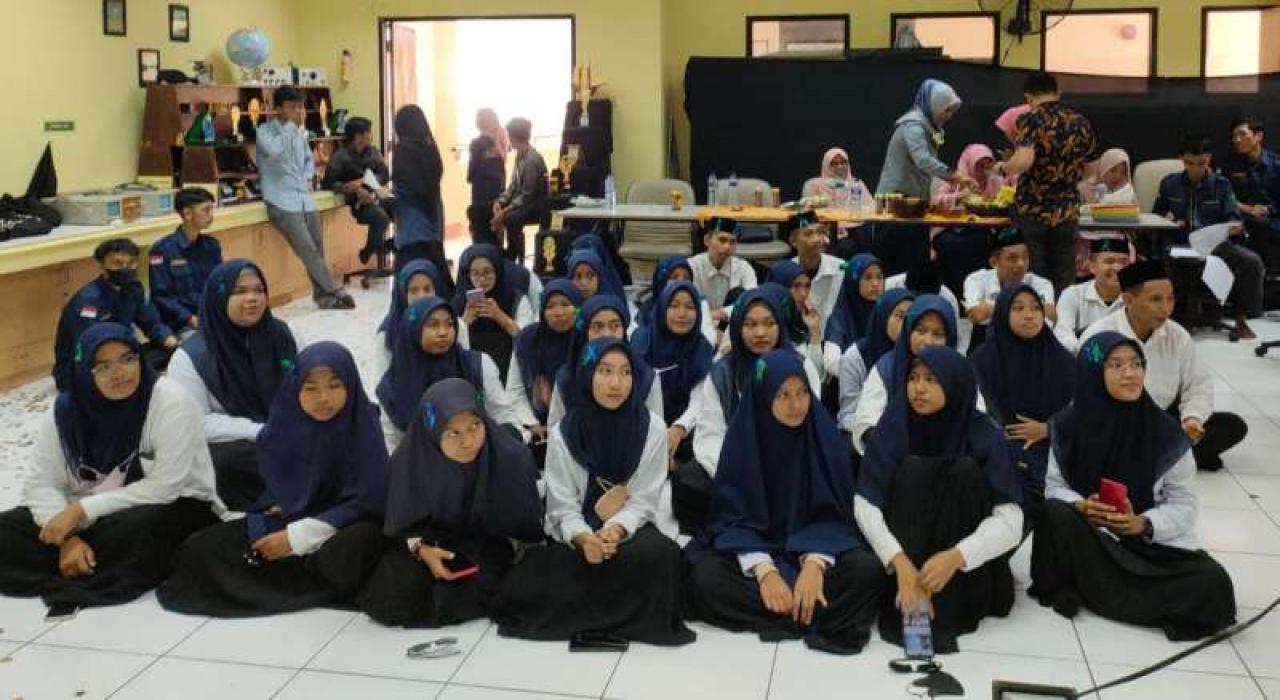 Gambar Kukuhkan Mahasiswa Baru Tahun 2022, Pendidikan Fisika UIN Alauddin Utamakan Kualitas