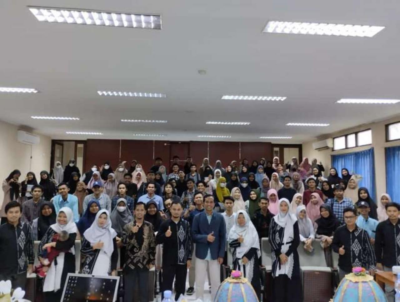Gambar Kuliah Tamu Fisika UIN Alauddin Hadirkan Dosen UGM